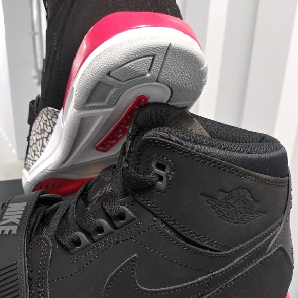 Air Jordan Legacy 312 (GS). New. Kids Size: 6 & 7 - Picture 5 of 8